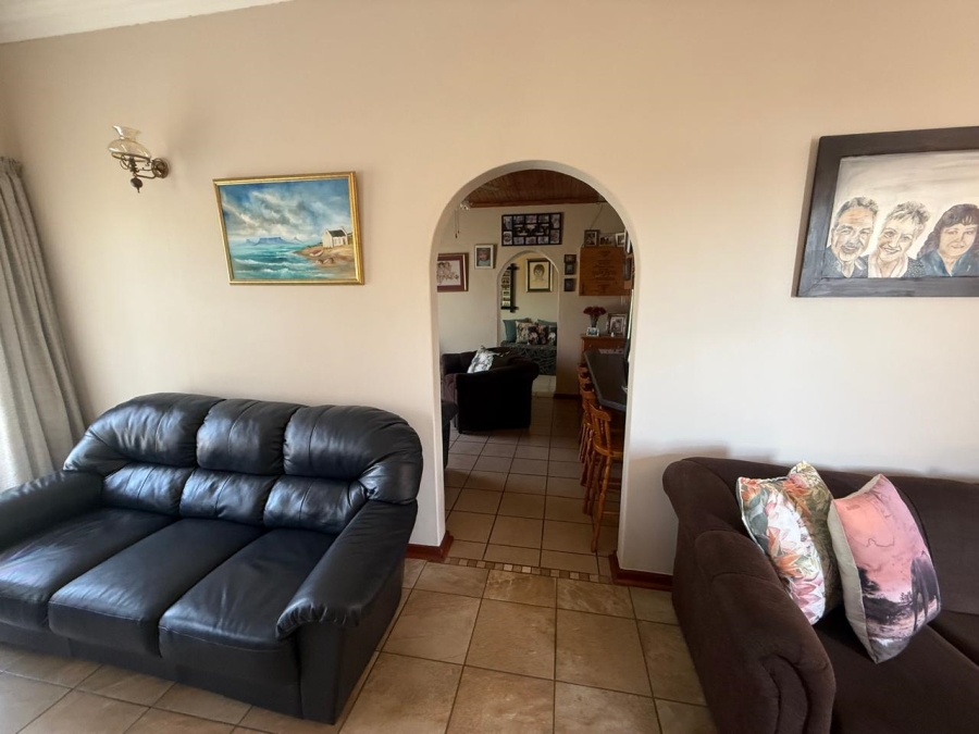3 Bedroom Property for Sale in Heuwelkruin Eastern Cape